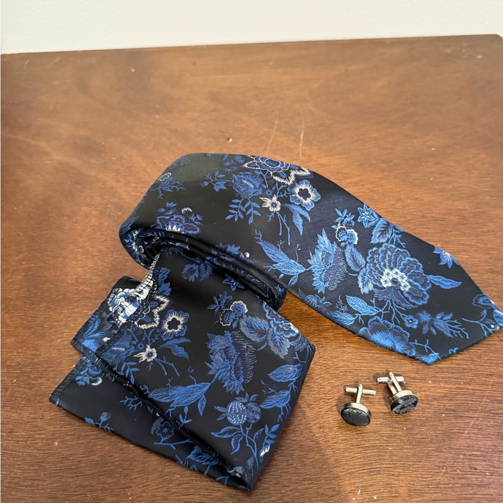 SHEIN Blue Floral Tie Set